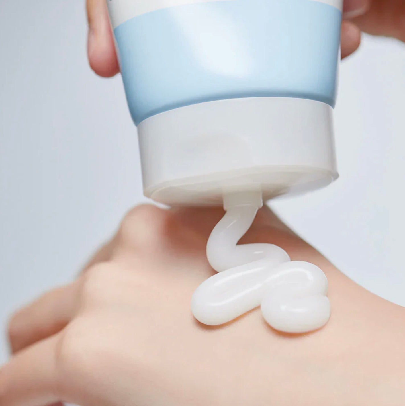 ILLIYOON Ceramide Ato Soothing Gel texture